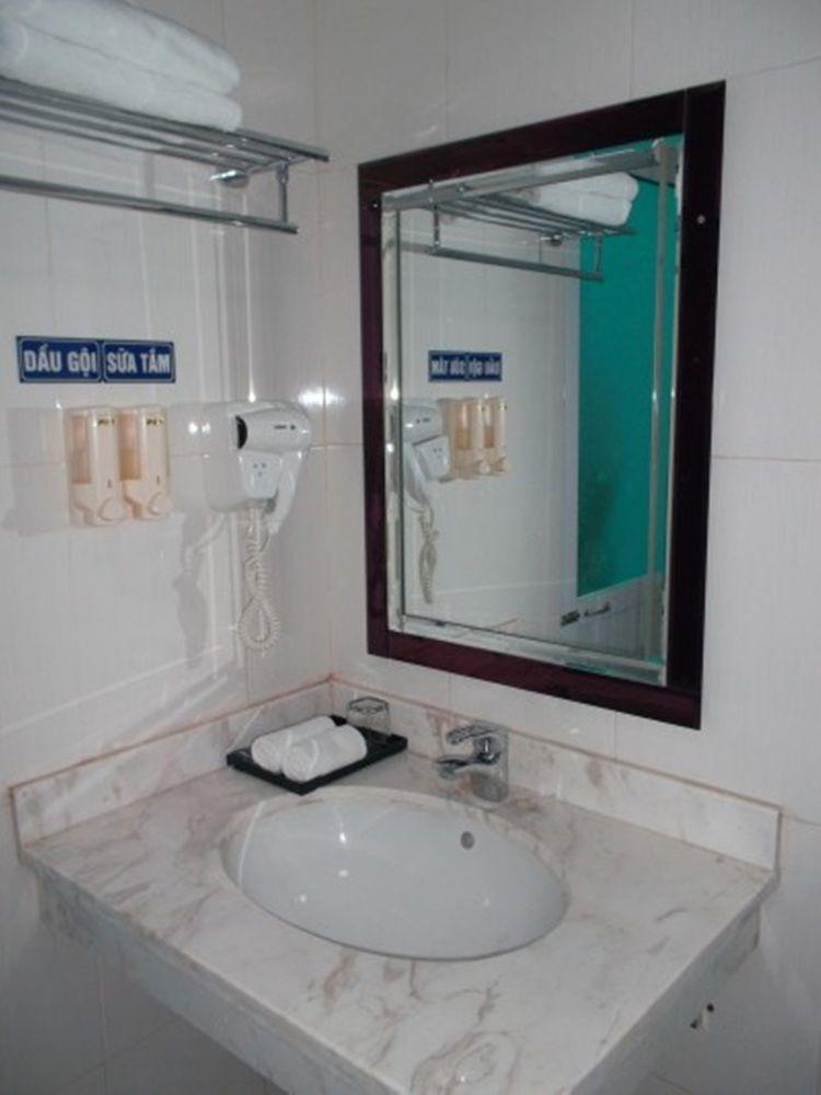 Phu Nhuan Hotel Hanoi Exterior photo